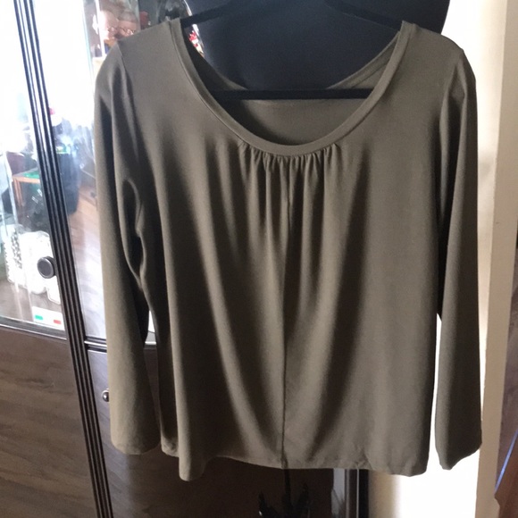 Designer tee - Picture 2 of 6